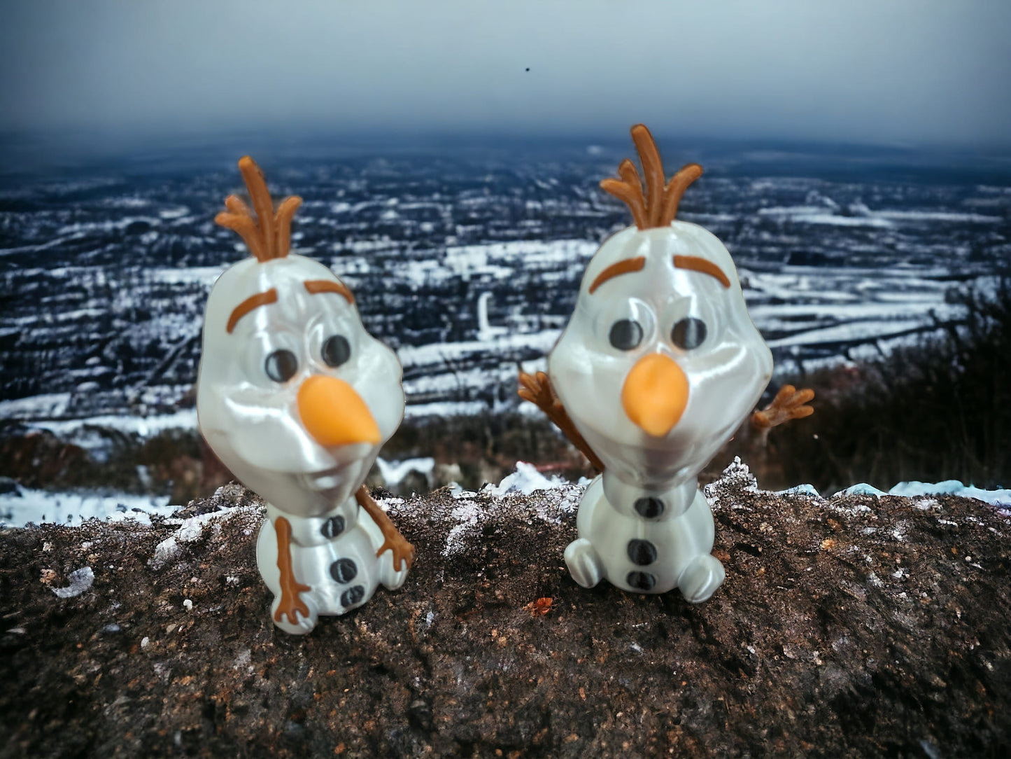 Snowman that loves warm hugs!